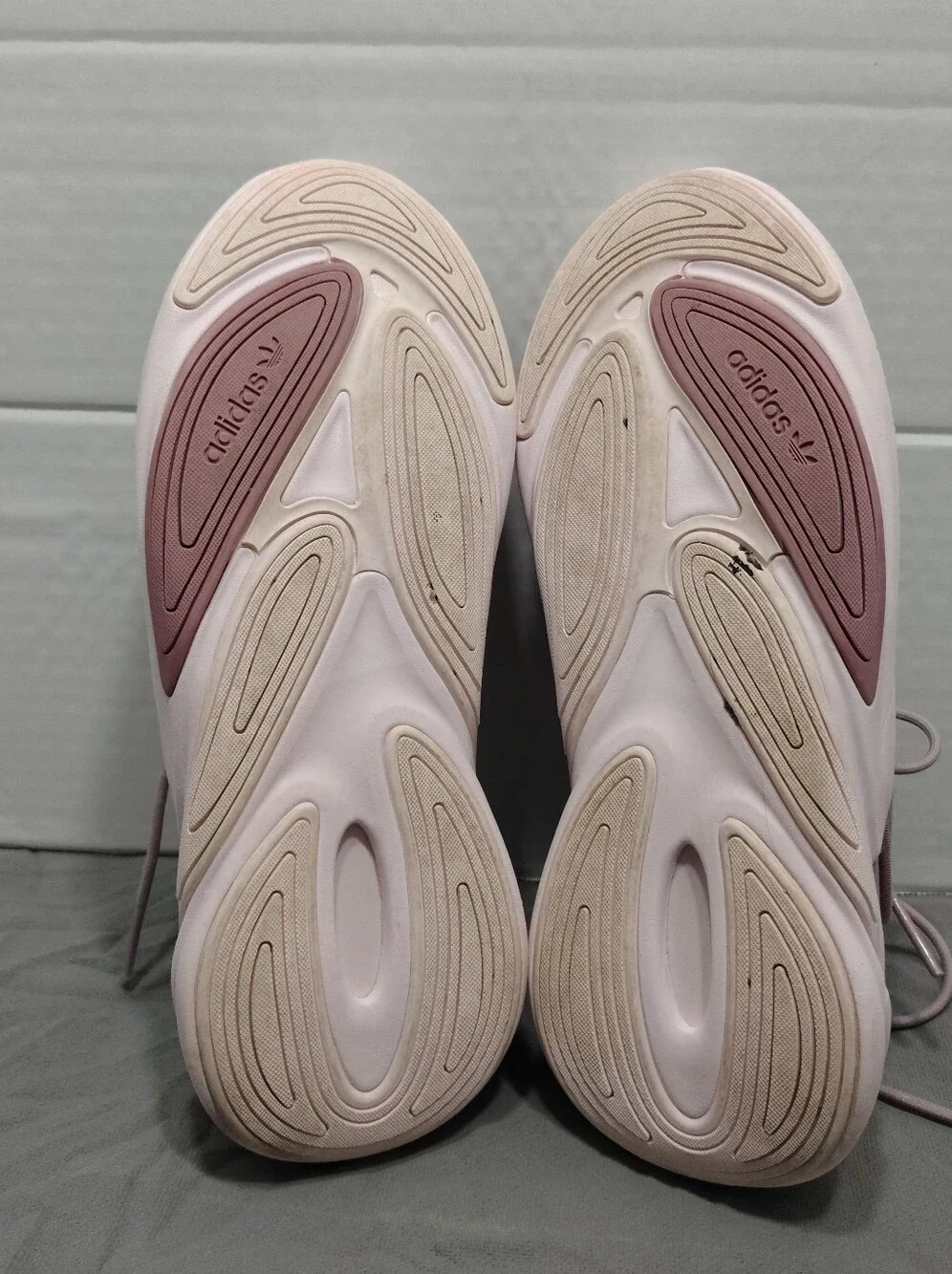 Adidas Ozelia Magic Mauve , Women # 9 US